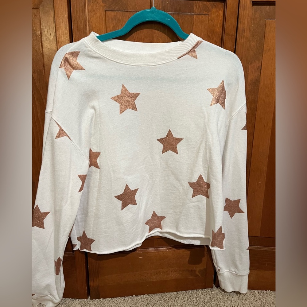 Spiritual gangster, white crewneck with rose gold stars.